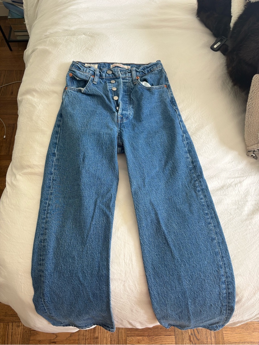 Levi's High-Rise Wide-Leg Jeans - Medium Blue